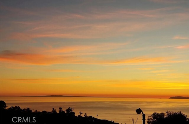 3034 Bern Dr in Laguna Beach, CA - Foto de edificio - Building Photo