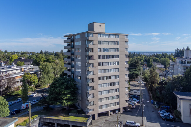 Sutton Place in Vancouver, BC - Building Photo - Primary Photo