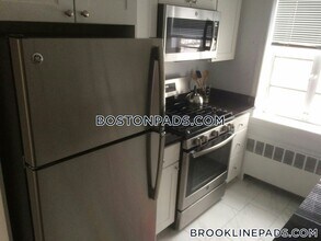 84 St Paul St, Unit 5 in Brookline, MA - Building Photo - Building Photo