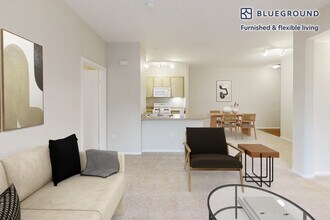 1571 Flynn Rd in Camarillo, CA - Building Photo - Building Photo