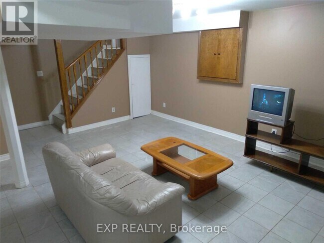 3690 Ellengale Dr in Mississauga, ON - Building Photo - Building Photo