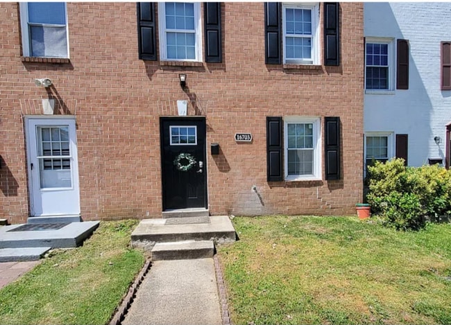 16703 Chowning Ct in Woodbridge, VA - Building Photo - Building Photo