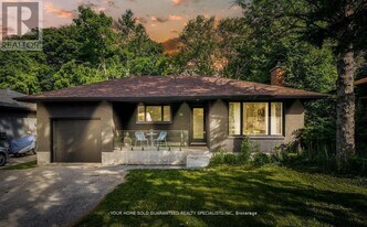 36 Queen St in Barrie, ON - Building Photo