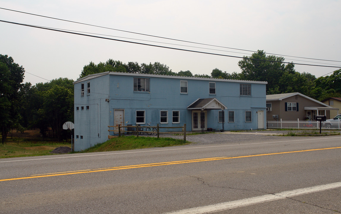 17229 W Washington St in Hagerstown, MD - Building Photo