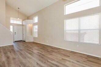 633 S Balboa, Unit 06-2115 in Mesa, AZ - Foto de edificio - Building Photo