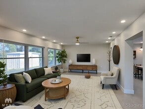 10100 Paradise Blvd in Treasure Island, FL - Foto de edificio - Building Photo