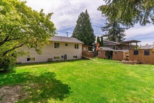 2209 Austin Ave in Coquitlam, BC - Building Photo