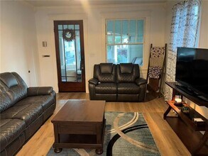 2427 Peniston St in New Orleans, LA - Building Photo - Building Photo