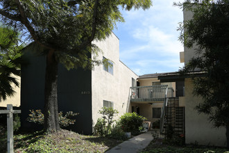 8815 Mira Mesa Blvd in San Diego, CA - Building Photo - Building Photo