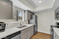 850 S River Dr, Unit 1075 in Tempe, AZ - Building Photo - Building Photo