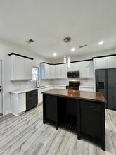 947 Clark St in Clarksville, TN - Building Photo - Building Photo