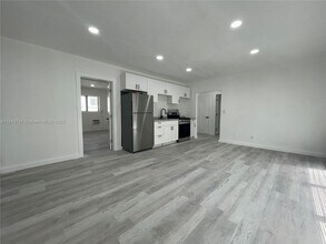316 Surfside Blvd in Surfside, FL - Building Photo - Building Photo