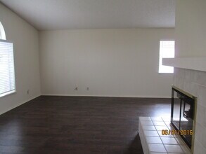 812 Cagney Way in Lompoc, CA - Building Photo - Building Photo