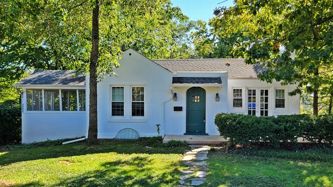 property at 2619 S Joyce St