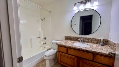 630 W Palm Ave, Unit #11 in Orange, CA - Foto de edificio - Building Photo