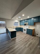 7705 Tea Berry Way in Sacramento, CA - Building Photo - Building Photo