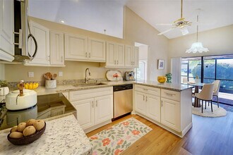 7004 Golf Pointe Cir in Tamarac, FL - Building Photo - Building Photo