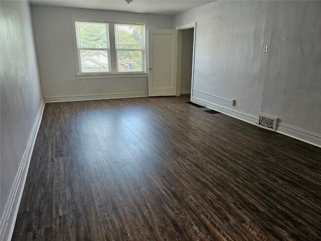 5856 Hampton Ave in St. Louis, MO - Building Photo - Building Photo
