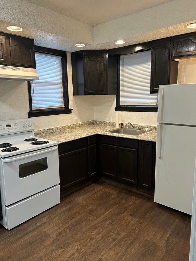 2537 S Lloyd St, Unit 1