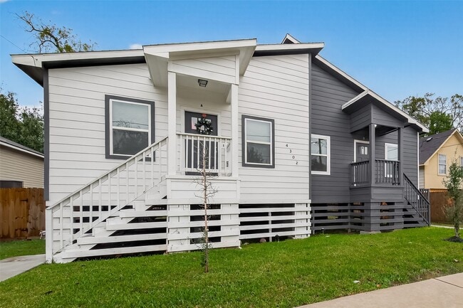 4302 Hirsch Rd in Houston, TX - Building Photo - Building Photo