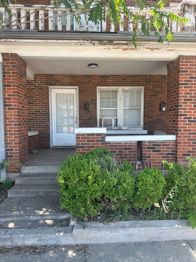 property at 711 SW 15th Ave