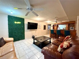 728 Saybrook Cir NW in Lilburn, GA - Building Photo