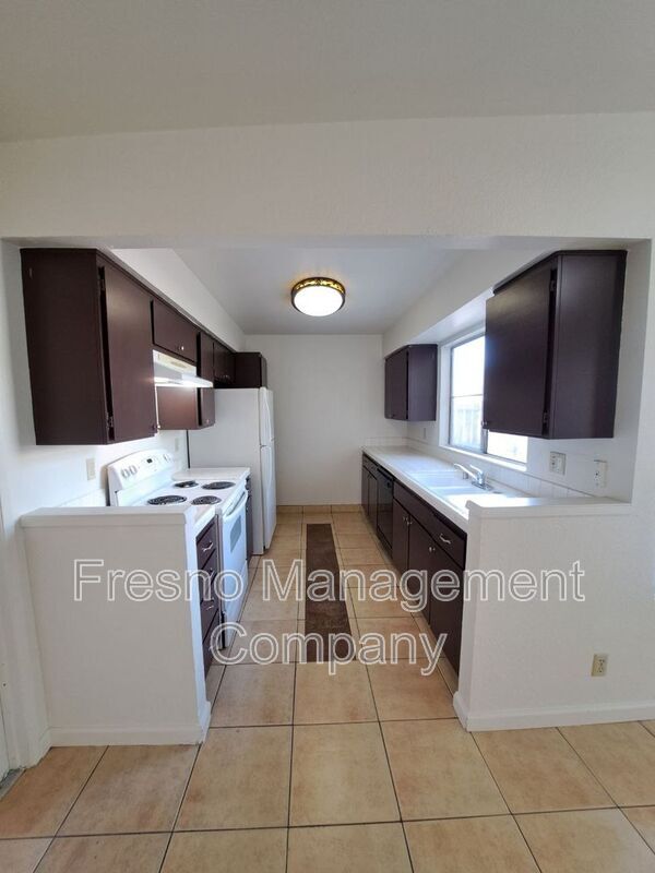 554 W Alamos Ave-Unit -Unit 101 in Clovis, CA - Building Photo - Building Photo