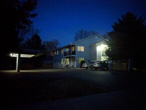 677 Paradise Plz, Unit 101 in Twin Falls, ID - Building Photo - Building Photo