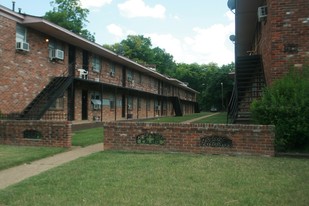 Mclemore Apartments in Memphis, TN - Foto de edificio - Building Photo