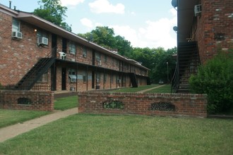 Mclemore Apartments in Memphis, TN - Building Photo - Building Photo