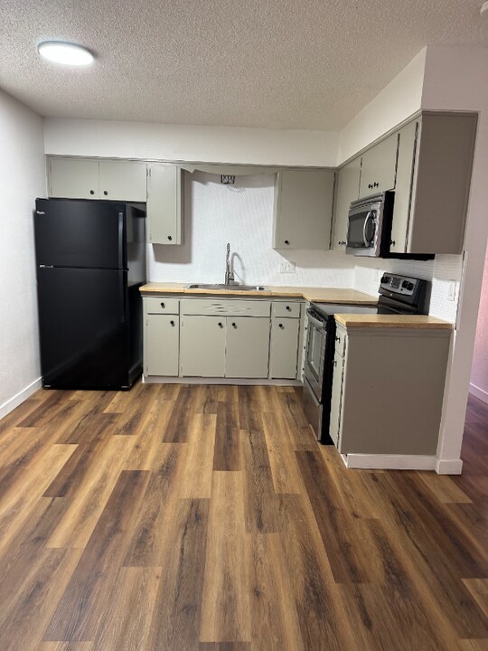 917 E Indiana Ave in Spokane, WA - Building Photo