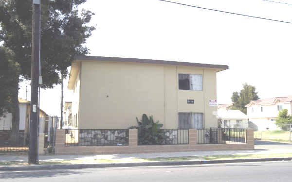 4328 Clara St in Cudahy, CA - Building Photo