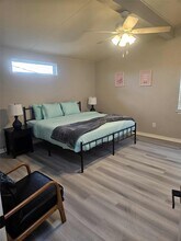 812 Marlin St in Hitchcock, TX - Building Photo - Building Photo