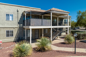 Le Mirage Apartments in Tucson, AZ - Building Photo - Building Photo