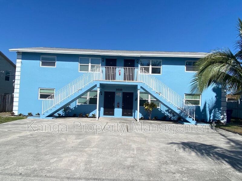 1618 W 26th Ct in Riviera Beach, FL - Building Photo