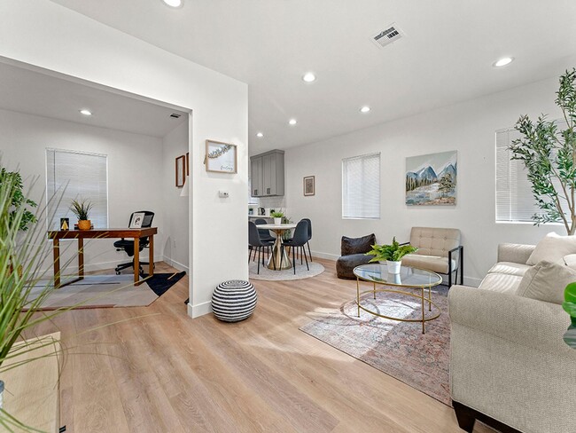 property at 1411 W 7th St