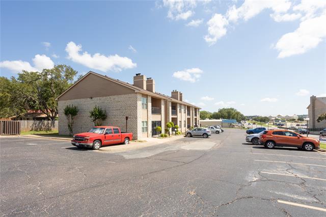 400 E Pearl St in Granbury, TX - Building Photo - Building Photo
