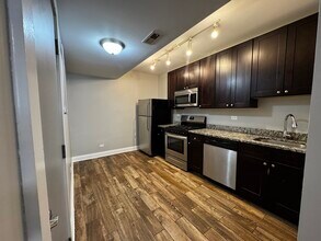 5001 N Sawyer Ave in Chicago, IL - Building Photo - Building Photo