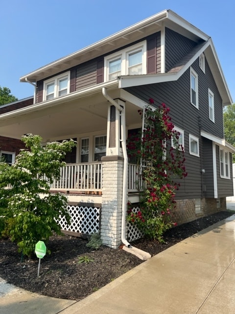 2180 Elbur Ave in Lakewood, OH - Building Photo