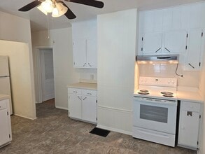 21 Oakwood St, Unit 1311 in East Hartford, CT - Building Photo - Building Photo