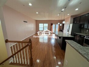 7412 Wild Honey Way in Elkridge, MD - Building Photo - Building Photo
