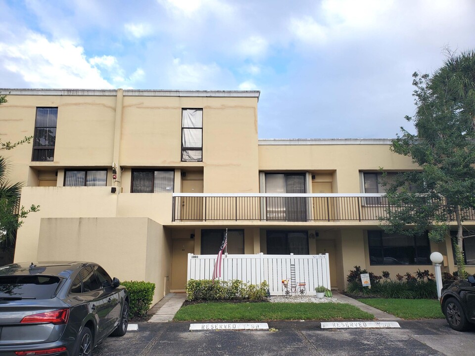 2930 SW 87th Terrace in Davie, FL - Building Photo