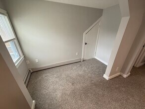 37 Thompson Street in Concord, NH - Foto de edificio - Building Photo