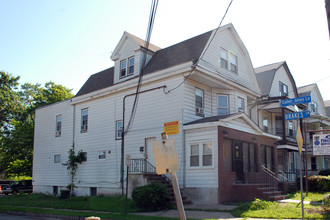 1233 Clinton Ave in Irvington, NJ - Building Photo - Building Photo