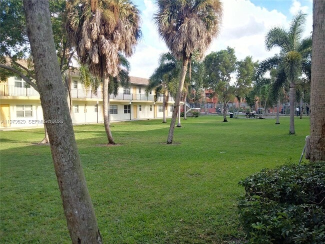 4160 NW 21st St in Lauderhill, FL - Building Photo - Building Photo