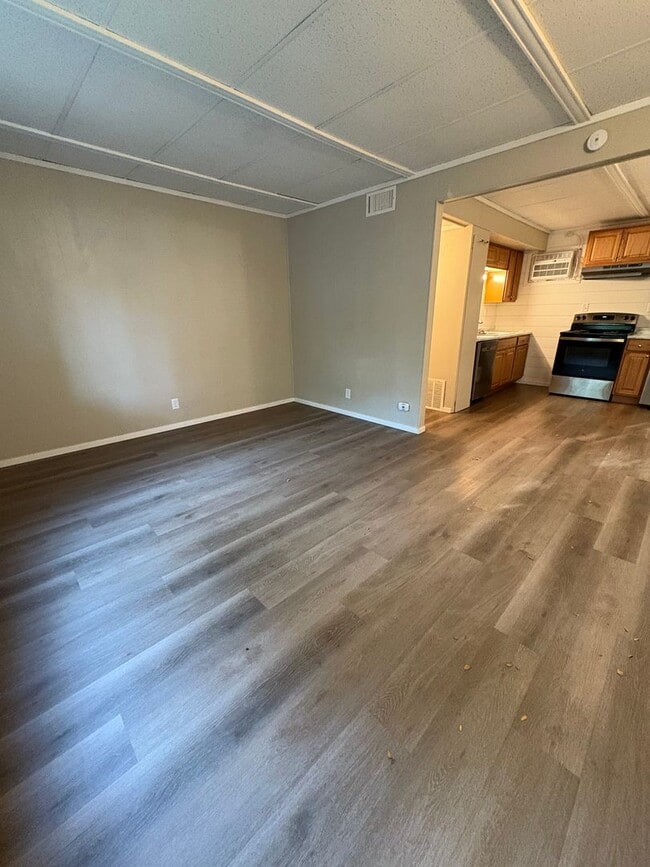 property at 215 Avon St