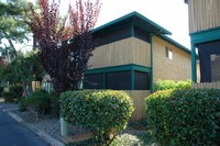 Monte Vista Apartments in Chico, CA - Foto de edificio - Building Photo