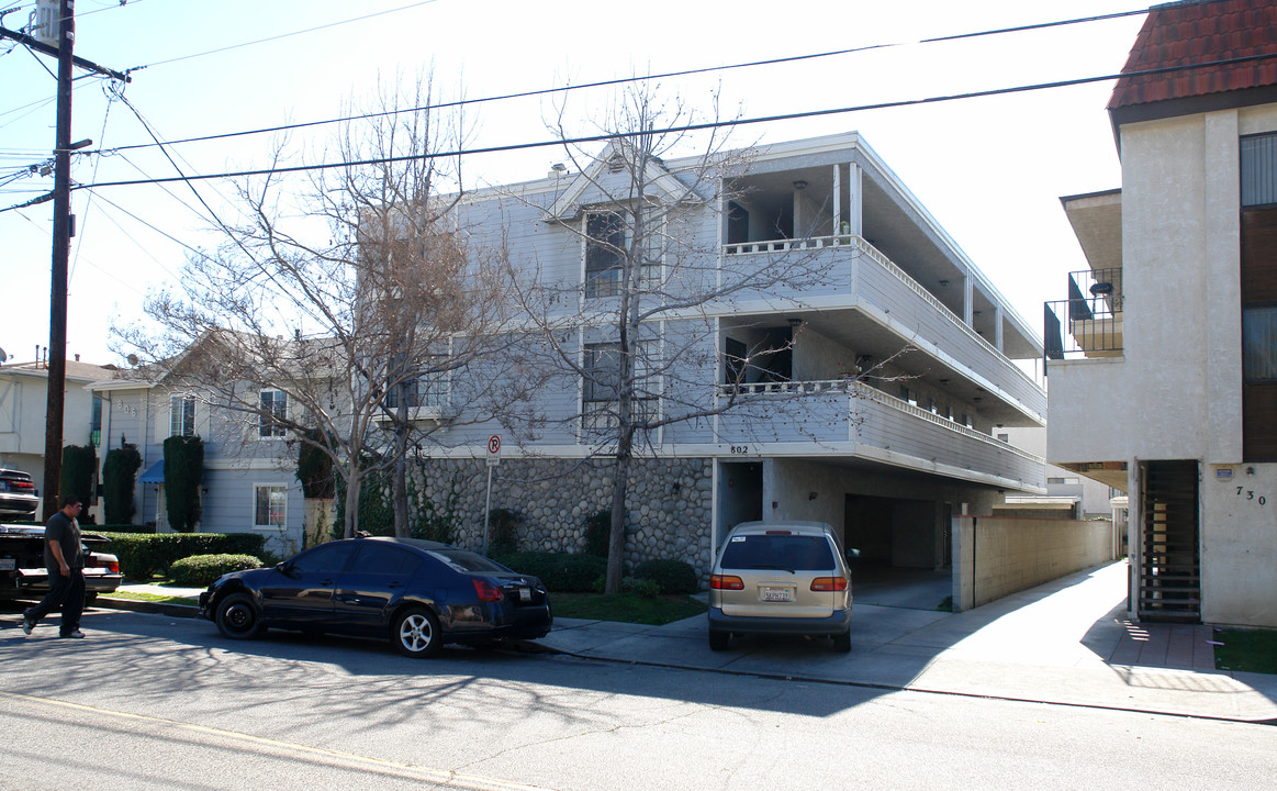 802 E Lomita Ave in Glendale, CA - Building Photo