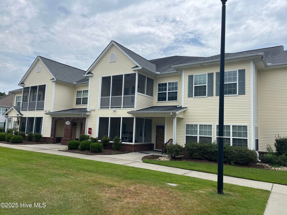 1901 Covengton Way in Greenville, NC - Building Photo