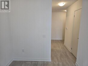 1 Quarrington Lane in North York, ON - Building Photo - Building Photo